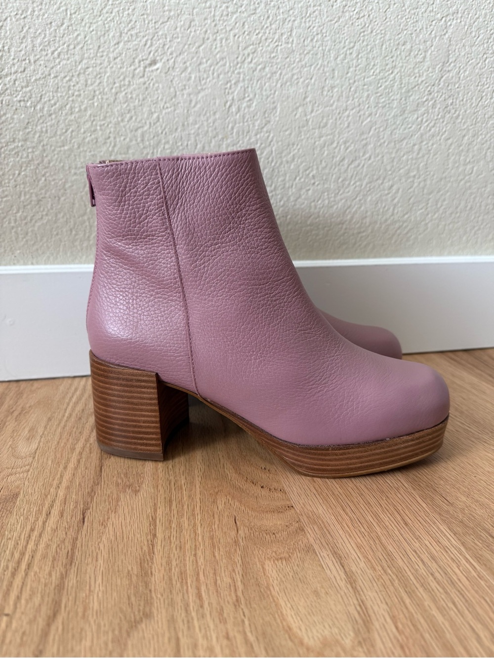 Intentionally Blank $268 Leather Speed Platform Boot Lilac Size EU 39 | US 8.5-9